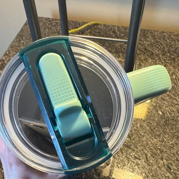 Stanley The FlipStraw Quencher Protour Tumbler-30oz. Spring Green color - Picture 7 of 7